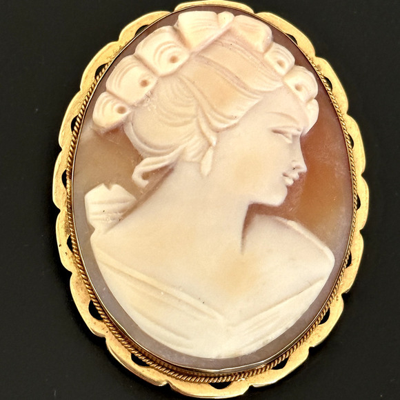 Estate Jewelry - Vintage 14K Esemco Italy Yellow Gold Hand Carved Cameo Shell Brooch Pin Pendant